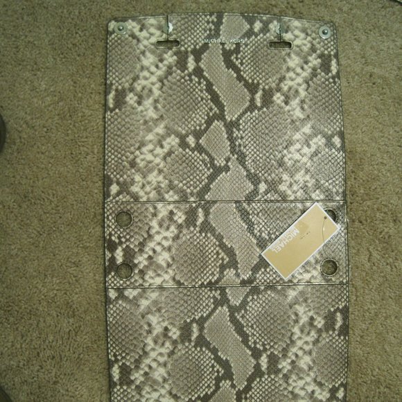 Michael Kors Cover - Selma Swap Embossed Python - Picture 1 of 2